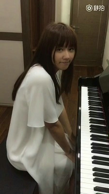 你们没见过的电竞女神小苍《去月球》钢琴曲首show