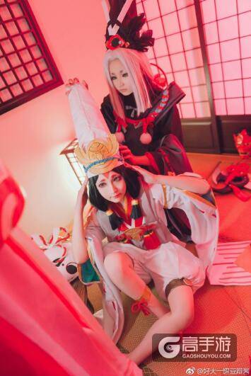 阴阳师黑白童子玩家COS 萌萌哒的小鬼使