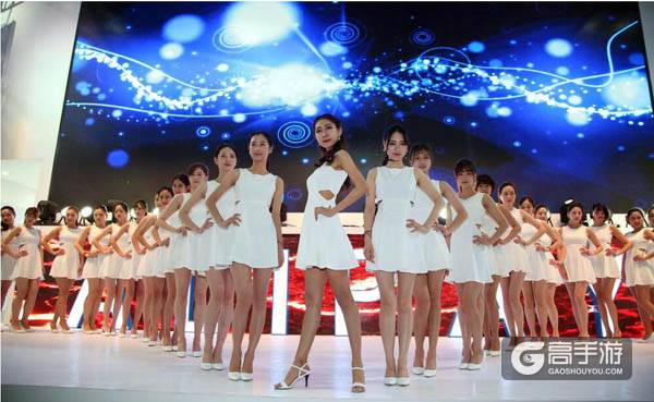 showgirl“限装令”下只剩下大长腿了