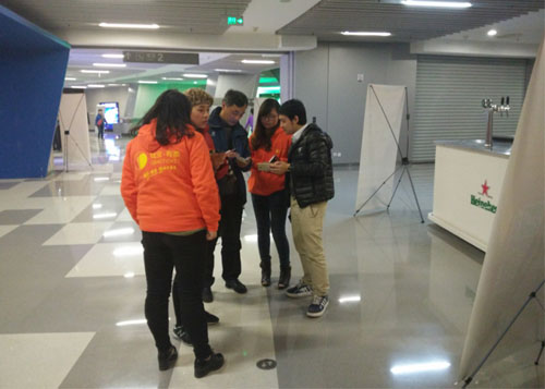 钱宝游戏《领主争霸》火力助阵现场 年度歌王孙楠申城开唱
