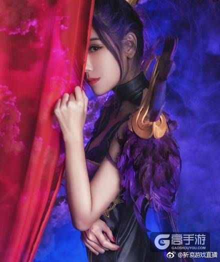 王者荣耀cos秀：女王驾到，还不快来接驾，不臣服就吸你的血！