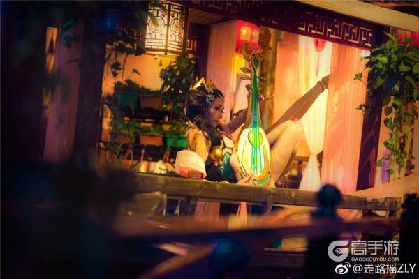 霓裳羽衣 异域风情！美女主播COS农药新英雄杨玉环