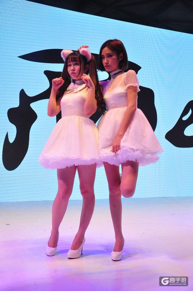 西山居showgirl图集 全是大长腿萌妹子！