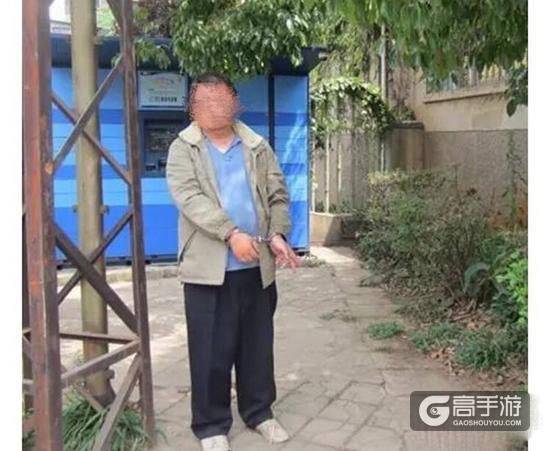 男子搭讪小学生称教学王者荣耀 拿手机后逃跑