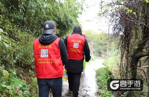 边锋携手温岭日报 寒冬中为环卫工人送上温暖礼物