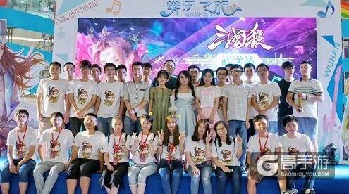 歪果仁也玩High了，原来你是这样的三国杀嘉年华！