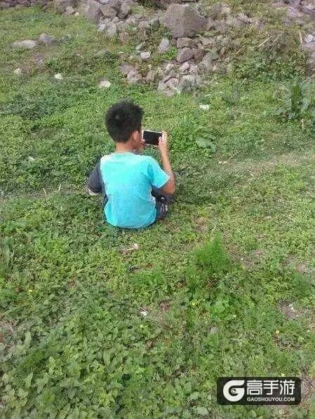 老师发文怒对王者荣耀，学生泪流满面控诉：“我控制不住自己啊”