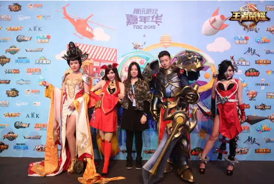 王者荣耀参展TGC   策划萌妹陪你玩嗨翻天