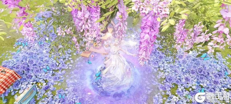 《明日之后》在紫藤花瀑的香海中看佳人的温婉一笑
