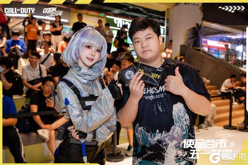 白月光女团出道宅舞余音未散,赛事角逐时的观众呐喊仍在耳畔炸响