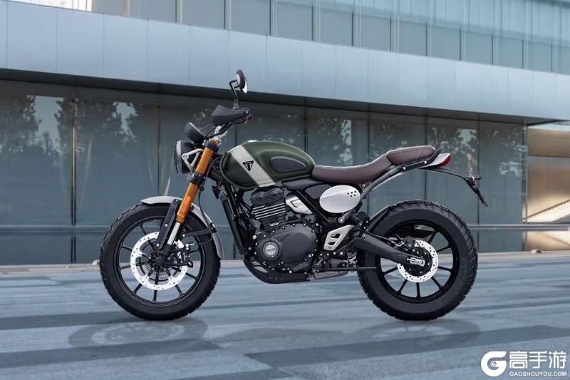 《黎明飞驰》邀好友送真车凯旋Scrambler开回家