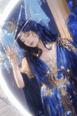 《一梦江湖》当梵高的星空成了裙摆江湖便有了流动的星河!